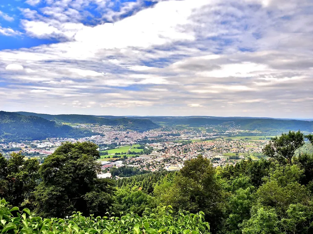 Vallée de Remiremont vue depuis le Saint-Mont, dans les Vosges